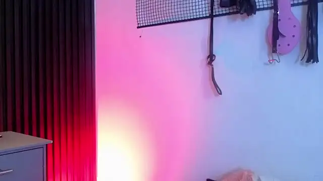 Issafoxx Live XXX-Chat