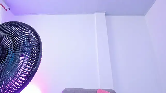 Czat XXX na żywo – RoseCassie