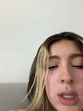 Czat XXX na żywo – Cloee_Rainbow1
