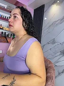 Nails_Lucia Chat XXX in diretta