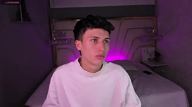 Živý XXX chat Thom_amees