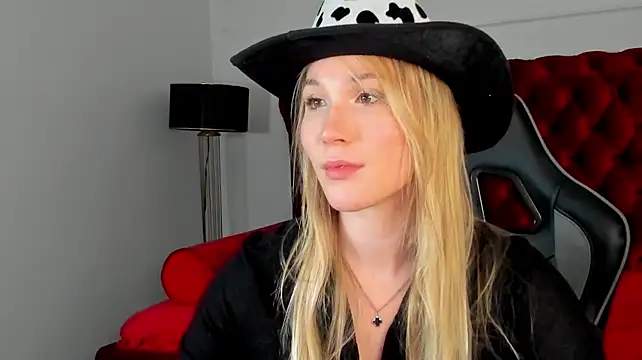 ElaraVoltage – Live XXX-chat