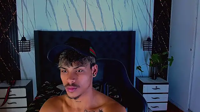 Chat +18 de Angel_foxc13 ao vivo