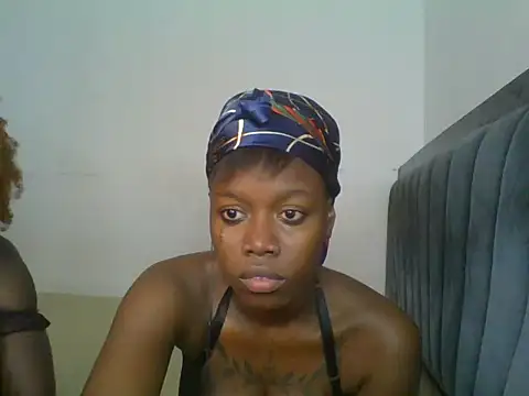 Chat +18 de Nasty_Tetty ao vivo