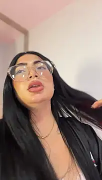 Mia_222 লাইভ XXX চ্যাট