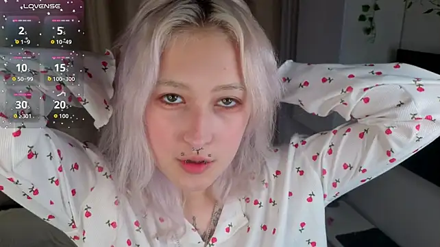 Minikitt's Live XXX Chat