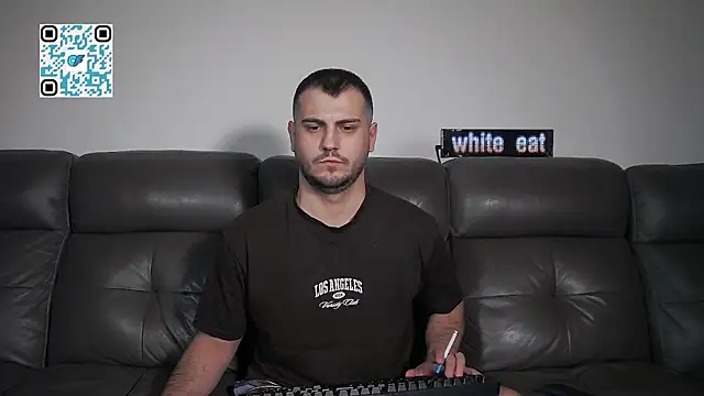 CrazyDom1 Adlı Modelin Canlı XXX Sohbeti