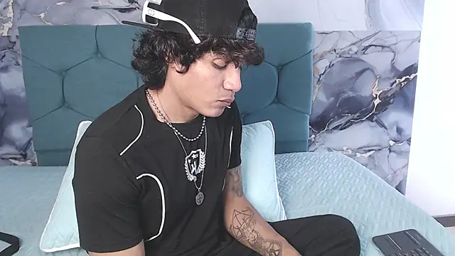MaximilianRoth live XXX chat