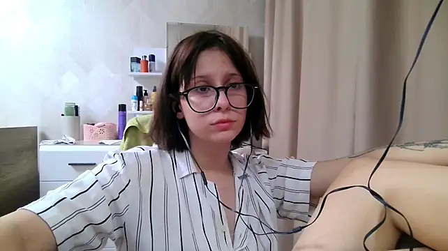 Chat +18 de NeomiMckillip ao vivo