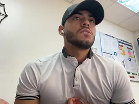 Karimfuckun Live XXX chat