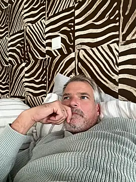 Thor-82 live XXX chat