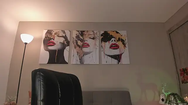 LilaWest's Live XXX Chat