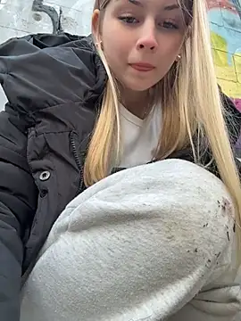RossyMood's Live XXX Chat