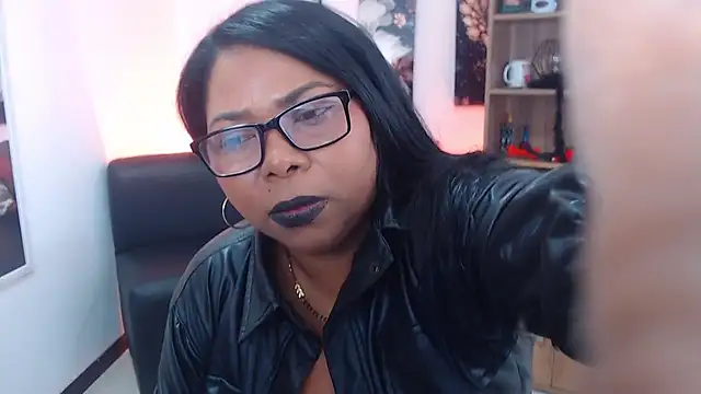 Chat +18 de Keilathompson ao vivo