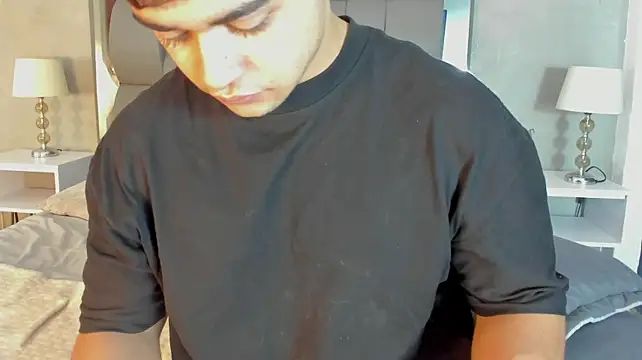 Charlie___Musk লাইভ XXX চ্যাট