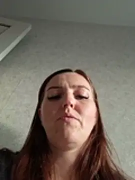 MilaMature's Live XXX Chat