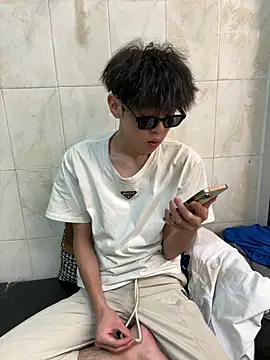 YT_11 Adlı Modelin Canlı XXX Sohbeti