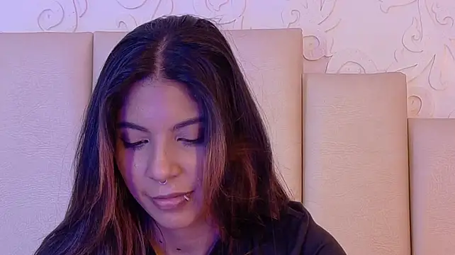 VioletaHills_'s Live XXX Chat