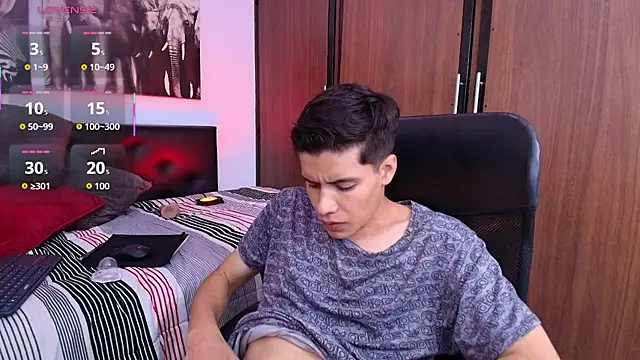 Jacob5_ Live XXX Chat