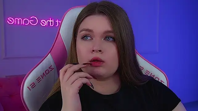CrystalLyons' Live XXX Chat