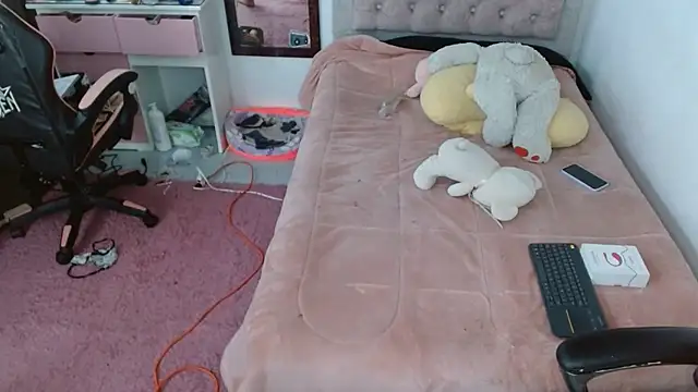kim_hot69_'s Webcam Show