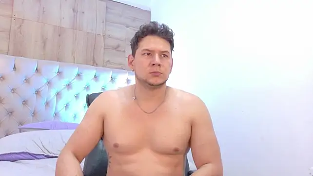 Izui_Pierce Adlı Modelin Canlı XXX Sohbeti