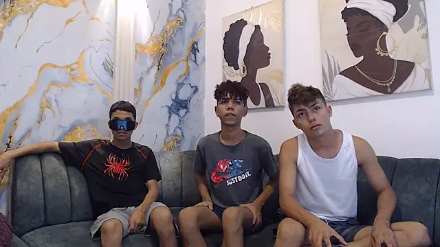 Онлайн чат XXX AVENGER_BOYS2026