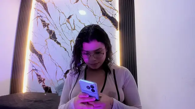 Chat +18 de Scarllett_Moon ao vivo