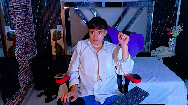 Chat +18 de Brian_Montes ao vivo