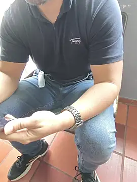 jacson_w8 Adlı Modelin Canlı XXX Sohbeti