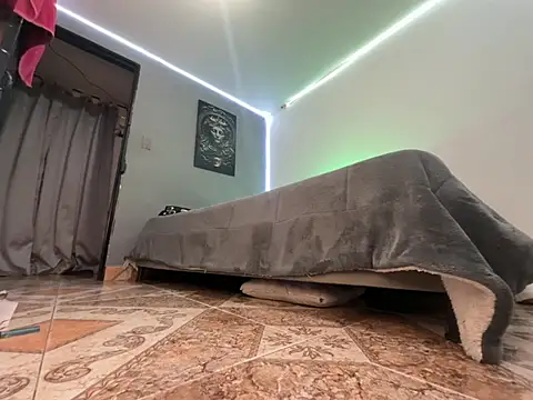 alejo_cute 即時 XXX 聊天