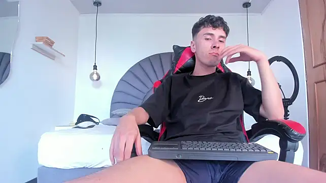 Chatroom XXX en direct de MaxLeons
