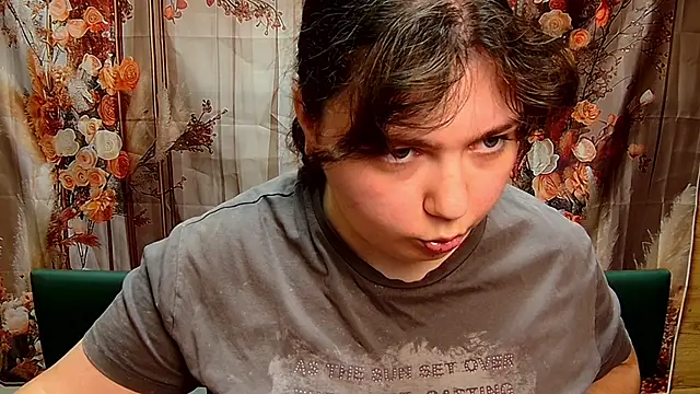Chat +18 de NeonilaLisova ao vivo