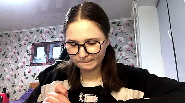 ElodiaHitzeman – Naživo XXX chat