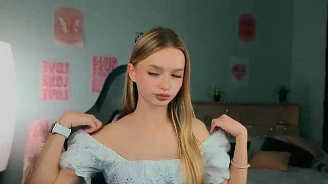 evamoonis Chat XXX live