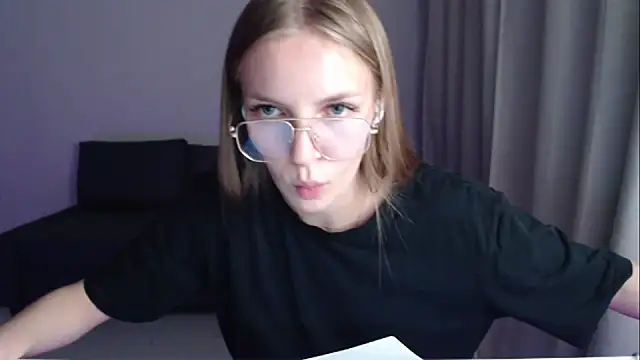 Chat +18 de HitGyrl ao vivo
