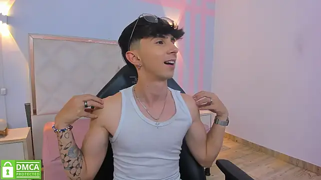 Peter_tay Adlı Modelin Canlı XXX Sohbeti