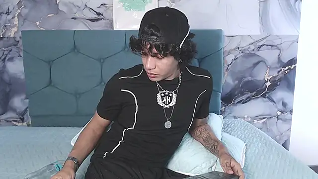 Chatroom XXX en direct de MaximilianRoth