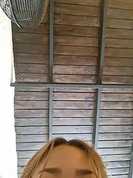 Bonnie_Clydeee Show in webcam