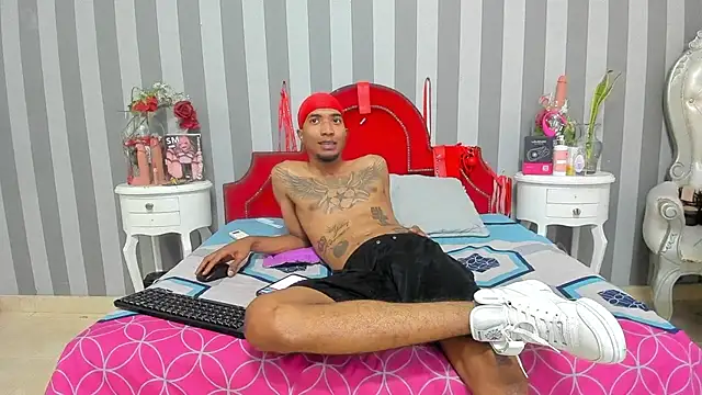 CaroyAndy Chat XXX in diretta