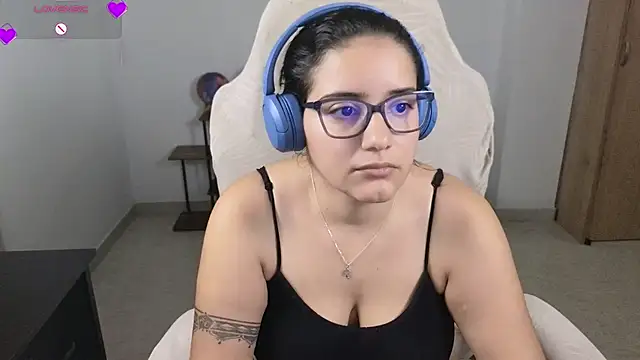 blue__moon_'s Live XXX Chat