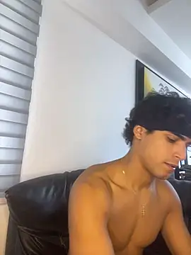 Smmd2003 Chat XXX live