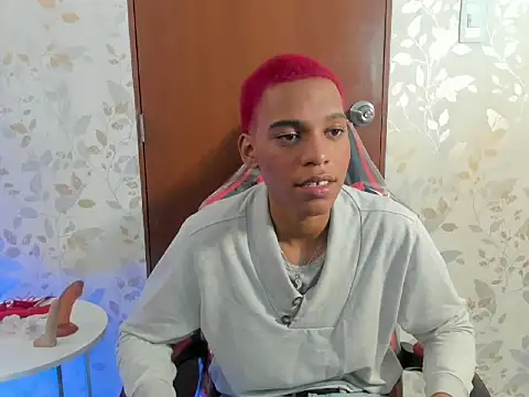 luccas_lowee live XXX chat