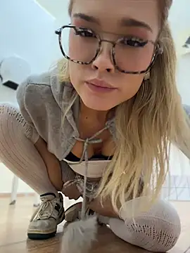 Živý XXX chat Nicoleevien