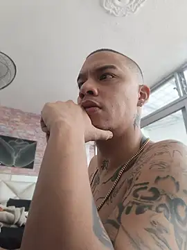 AlphaMasterXxx – Naživo XXX chat