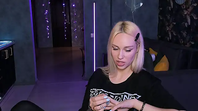 Blckmirrorr's Live XXX Chat