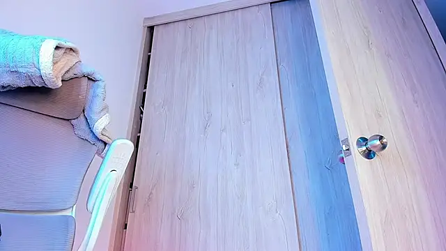 sofiaa_grey_ Adlı Modelin Canlı XXX Sohbeti