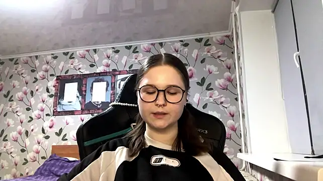 ElodiaHitzemann Live XXX chat