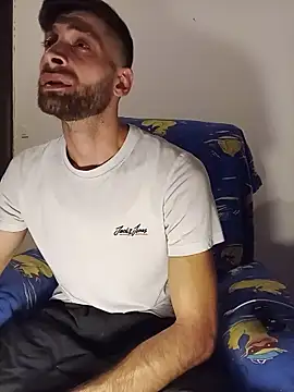 juicyone2 élő XXX-chatje