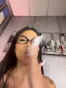 CherrySmirkXXX Chat XXX in diretta